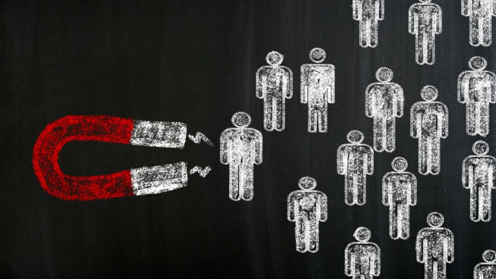 Estrategias de redes sociales para captar alumnos 2024